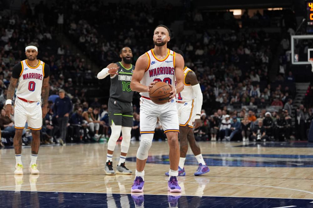 萨哈：博格巴比曼联目前的中场都更强，他也有证明自己的动力.