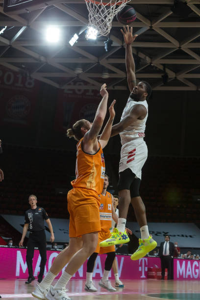 反篮王子24岁就告别NBA？名记：霍顿-塔克正在和费内巴切敲定合同